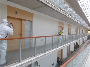Desinfección a fondo de las zonas comunes de las Viviendas Tuteladas de La Nucía