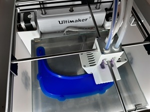 Las impresoras 3D de la Escuela de Oficios en plena producción de viseras