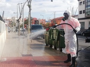 Se ha realizado dos turnos para garantizar que pasan por todo el término municipal de La Nucía una vez por semana