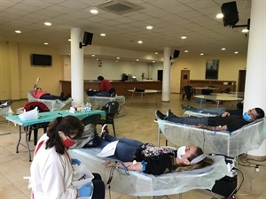Ayer se registraron 43 donantes en la donación de sangre del Salón Social El Cirer