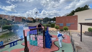 Se limpiarán y desinfectarán los 45 parques infantiles municipales