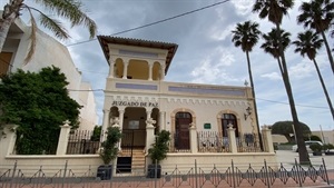 El Juzgado de Paz de La Nucía ha sido uno de los edificios municipales que esta empresa ha limpiado de forma solidaria