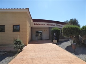 Vista exterior de la Biblioteca de Caravana de La Nucía