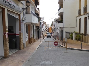El corte de la avinguda Església es después del cruce con la calle Joaquín Berenguer, por lo que el acceso al parking Músics no tiene problemas