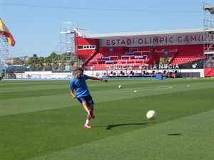 El jugador chileno se pone "a punto" mientras decide su inminente futuro