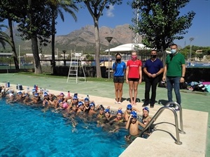 La recepción oficial tuvo lugar en la piscina exterior de la Ciutat Esportiva Camilo Cano