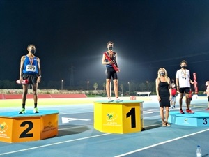 Podium de los 3.000 metros lisos masculino