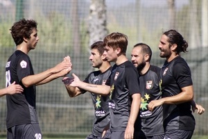 Los jugadores del CF La Nucía celebrando uno de los goles