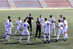 El equipo del Juvenil "A" del CF La Nucía durante un encuentro de la pasada temporada