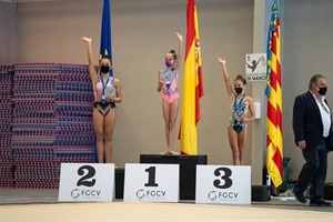 La nuciera Maria Koycheva en lo más alto del podium