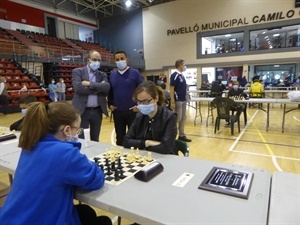 La campeona de España Sabrina Vega y ganadora de la categoría de féminas de este Open, disputando una de sus partidas el sábado