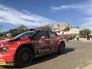 El Citroën C3 R5 de Pepe López tras el reagrupamiento de medio de la mañana