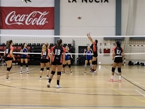 El equipo infantil del Club de Voley La Nucía perdió su primer partido de la temporada