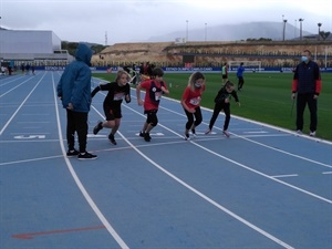 65 jóvenes promesas del atletismo se dieron cita en el Estadi Olímpic Camilo Cano