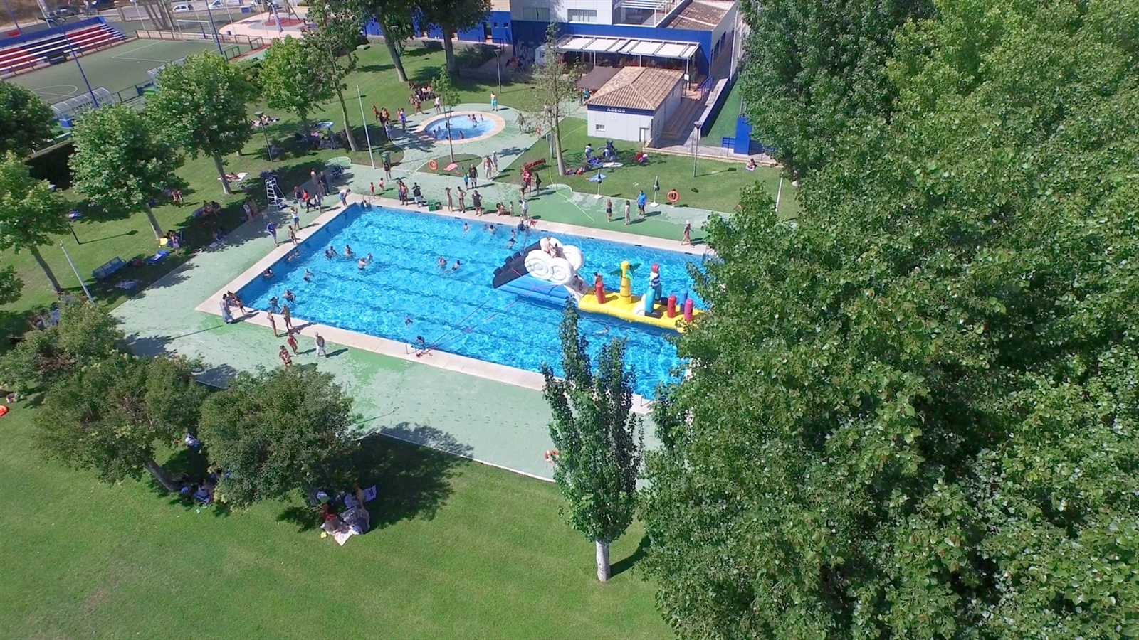 Piscina_exterior_La-Nucia