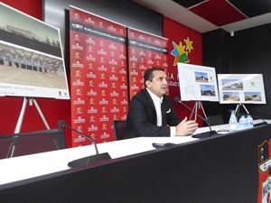 Bernabé Cano, alcalde de La Nucía, en la rueda de prensa de balance 2020-2021