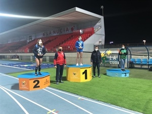 Podium femenino del Provincial sub 16 de atletismo con el 1º  Dianium, 2º Sant Joan y 3º San Vicente