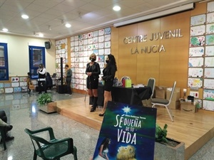 El Centre Juvenil de La Nucía acogió esta presentación ayer por la tarde