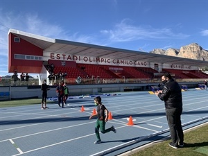 Bernabé Cano, alcalde de La Nucía esta mañana en el Estadi Olímpic durante la celebración de esta II Jornada En busca de jóvenes promesas