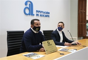 Antonio Molina, organizador de la prueba y Bernabé Cano, alcalde de La Nucía y Diputado de Deportes, durante la presentación en la Diputación de Alicante