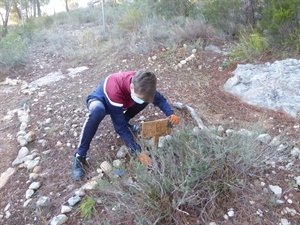 En la senda botánica se ha instalado cartelería para identificar las plantas