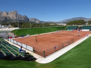 La pista central de la Academia Ferrer de Tenis de La Nucía tuvo un "estreno" internacional con este toreno ITF
