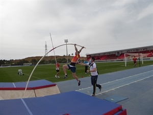 El equipo nacional de pértiga ha entrenado durante 5 días en La Nucía