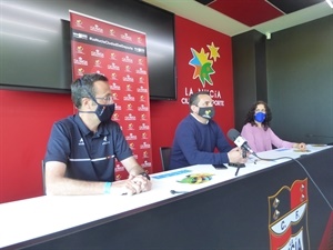 Bernabé Cano, alcalde de La Nucía, durante su intervención en la presentación de los Campeonatos de España