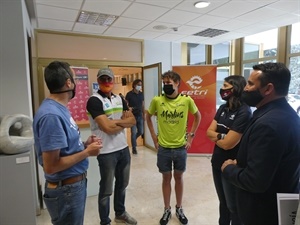 Varios triatletas estuvieron en el acto de presentación de "La Nucía, Ciudad del Triatlón"