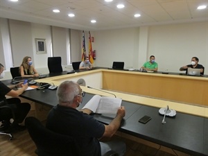 Reunión de coordinación de la App La Nucía esta mañana en el Salón de Pleno