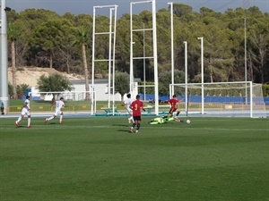 El segundo gol de España fue obra de Nico Serrano