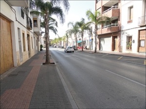 La avenida Carretera de La Nucía vacía